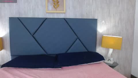 Snapshot of xaander_ chatting on 5, 11, 2025 aurora online show from 5, 11, 2025