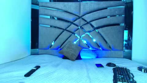 Xanderstone online show from 7, 6, 2026