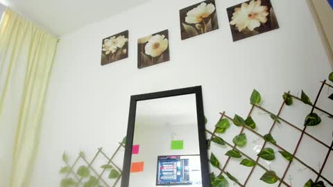       S A R A      100K followers online show from 27, 12, 2024