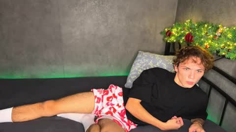 Snapshot of xavier_200 chatting on 15, 12, 2025 Xavier PVT open online show from 15, 12, 2025