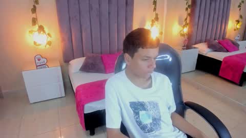 xavier fox   online show from 12, 11, 2025