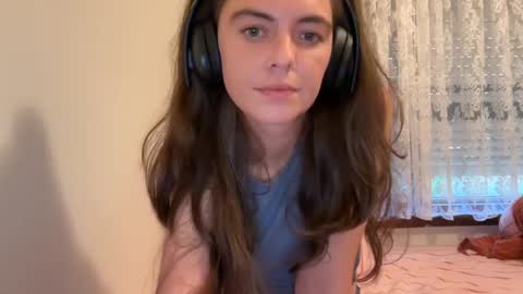 xcharliehoneyx online show from 2, 7, 2026