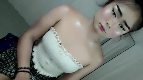 Snapshot of xchinita_kyanggx chatting on 15, 10, 2025 kianna online show from 15, 10, 2025
