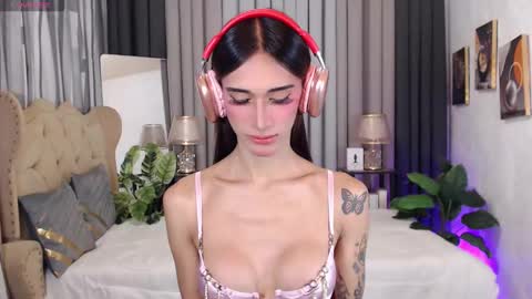 I LOVEE TO TRAVEL AROUND THE WORLD online show from 26, 2, 2025