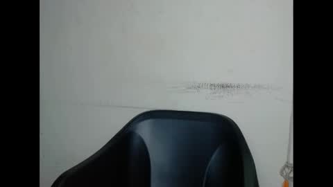 Snapshot of xcreamypussy chatting on 3, 1, 2025 xcreamypussy online show from 3, 1, 2025