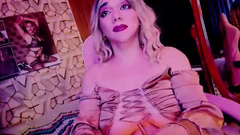 Snapshot of xdirtymistressx chatting on 4, 12, 2025 XDirtymistressX online show from 4, 12, 2025