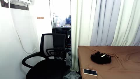 xdreamtrexie online show from 3, 1, 2025