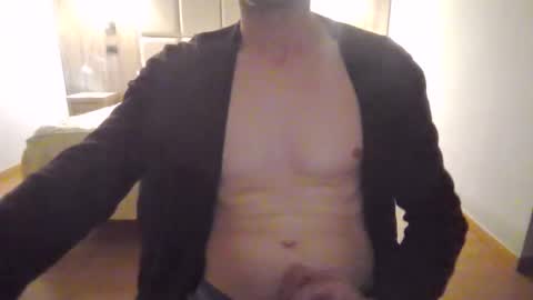Snapshot of xemx chatting on 8, 4, 2026 Ryansex online show from 8, 4, 2026