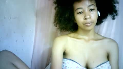 Snapshot of xenna610827 chatting on 12, 2, 2025 xenna610827 online show from 12, 2, 2025