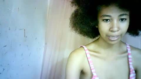 Snapshot of xenna610827 chatting on 5, 3, 2025 xenna610827 online show from 5, 3, 2025