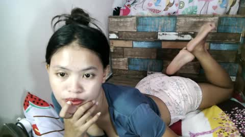 xgurlxlaloox online show from 19, 4, 2026