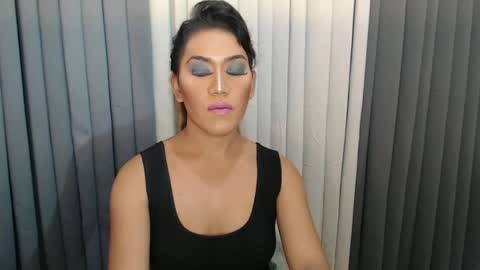 GWEN THOMPSON .......   online show from 1, 1, 2025