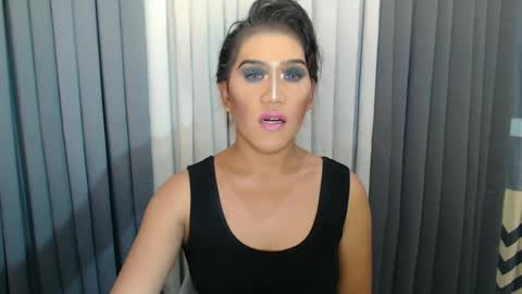 GWEN THOMPSON .......   online show from 25, 1, 2025