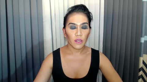 GWEN THOMPSON .......   online show from 3, 2, 2025