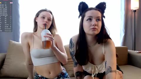 Luna and Lina online show from 13, 4, 2026