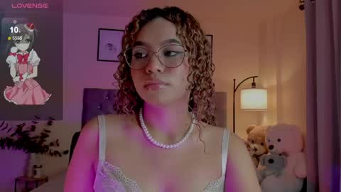 Snapshot of ximena_sotto1 chatting on 18, 4, 2026 camila online show from 18, 4, 2026