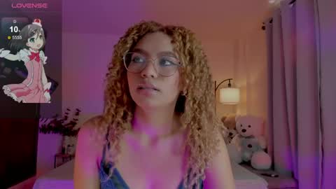 Snapshot of ximena_sotto1 chatting on 3, 5, 2026 camila online show from 3, 5, 2026