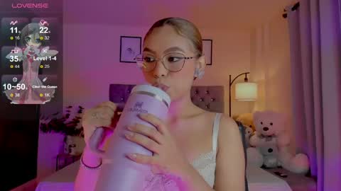 Snapshot of ximena_sotto1 chatting on 21, 5, 2026 camila online show from 21, 5, 2026