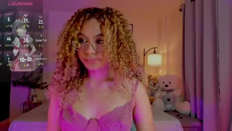 Snapshot of ximena_sotto1 chatting on 27, 5, 2026 camila online show from 27, 5, 2026