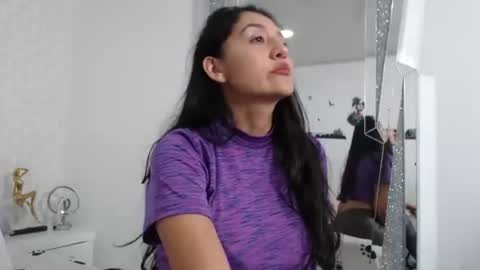 ximena suarez online show from 28, 1, 2025
