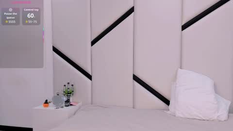 Snapshot of ximenacosta chatting on 26, 10, 2025 ximenacosta online show from 26, 10, 2025