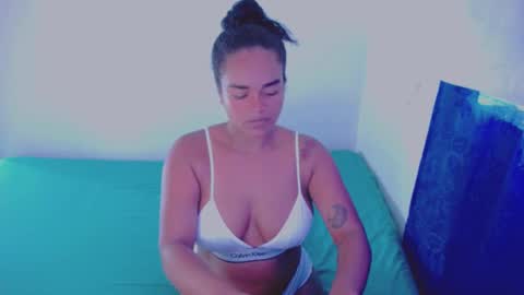 Snapshot of xiomy_winklar chatting on 11, 3, 2025 xiomy winklar online show from 11, 3, 2025