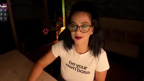 Lara online show from 6, 11, 2025