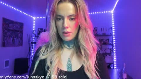   online show from 11, 11, 2025