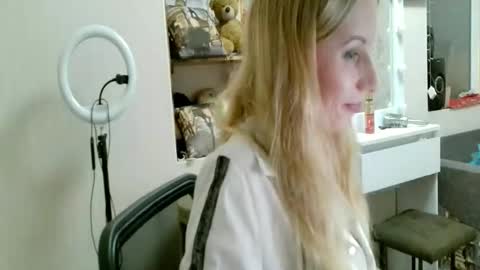 xMilagrosxs online show from 16, 4, 2026