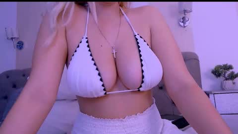 Snapshot of xnaominashx chatting on 10, 3, 2025 Naomi Nash online show from 10, 3, 2025