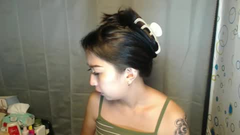 Ilove play tab00 and dirty show on wsp or tg and isell many videos and naked photos there online show from 17, 4, 2026