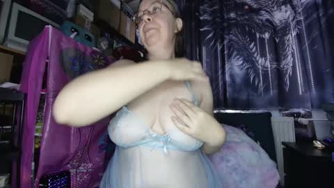 xnicetitsx online show from 24, 10, 2025