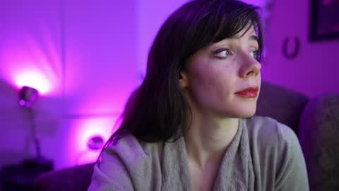 Bella Bondai online show from 30, 1, 2025