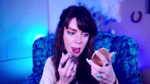 Bella Bondai online show from 7, 10, 2025