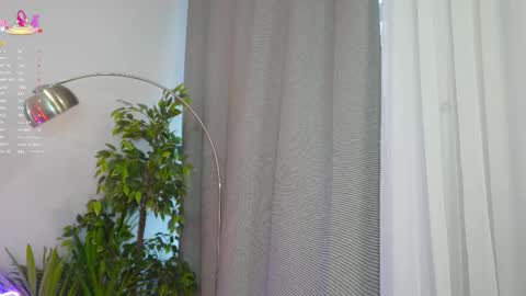 Snapshot of xohanna chatting on 16, 10, 2025 Milana online show from 16, 10, 2025
