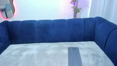 xoxo_angel online show from 6, 12, 2024