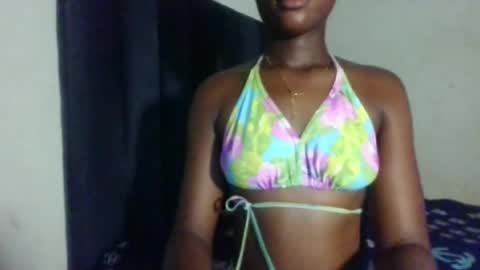 Snapshot of xoxo_sexyla chatting on 7, 7, 2026 Raya online show from 7, 7, 2026