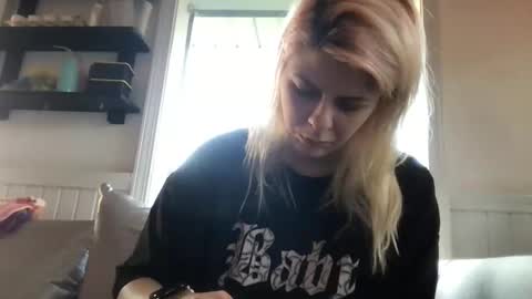 Snapshot of xoxovicbaby chatting on 15, 12, 2025 gdamnv online show from 15, 12, 2025