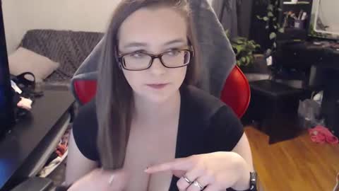 Snapshot of xqueenkendrax chatting on 3, 3, 2026 xqueenkendrax online show from 3, 3, 2026