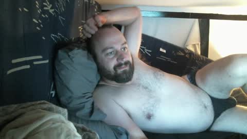 Red online show from 1, 1, 2025