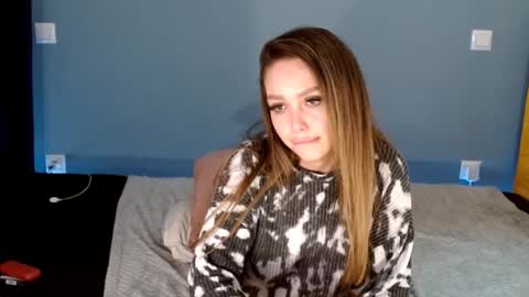 Snapshot of xsexycouples chatting on 15, 12, 2024 AnnaMaee online show from 15, 12, 2024