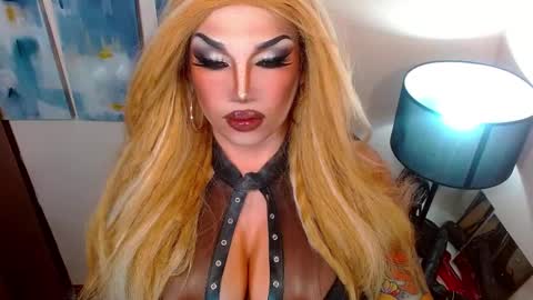 Snapshot of xshadowseductressmitchx chatting on 29, 9, 2025 Cattaleya online show from 29, 9, 2025