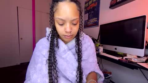 xStarGazingx online show from 31, 10, 2025