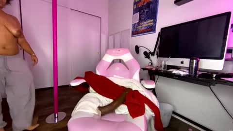 xStarGazingx online show from 6, 11, 2025