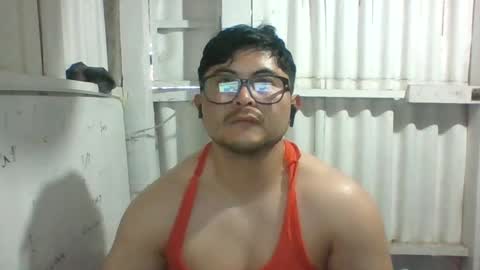 Snapshot of xstudiobog_90 chatting on 4, 1, 2025 xstudiobog_90 online show from 4, 1, 2025