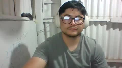 Snapshot of xstudiobog_90 chatting on 2, 3, 2025 xstudiobog_90 online show from 2, 3, 2025