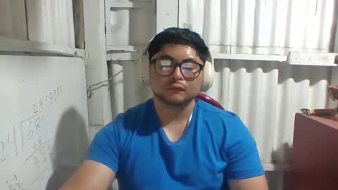 Snapshot of xstudiobog_90 chatting on 26, 9, 2025 xstudiobog_90 online show from 26, 9, 2025