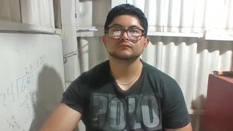 Snapshot of xstudiobog_90 chatting on 29, 9, 2025 xstudiobog_90 online show from 29, 9, 2025