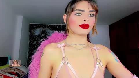 Snapshot of xthesexyboyx chatting on 18, 10, 2025 Femboy Exotic online show from 18, 10, 2025