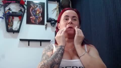 Snapshot of xtheya_me chatting on 7, 1, 2025 Eva evee milf online show from 7, 1, 2025